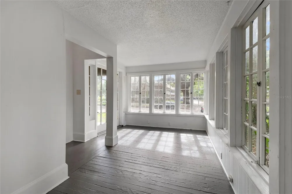 522 S OSCEOLA AVENUE Orlando, FL 32801