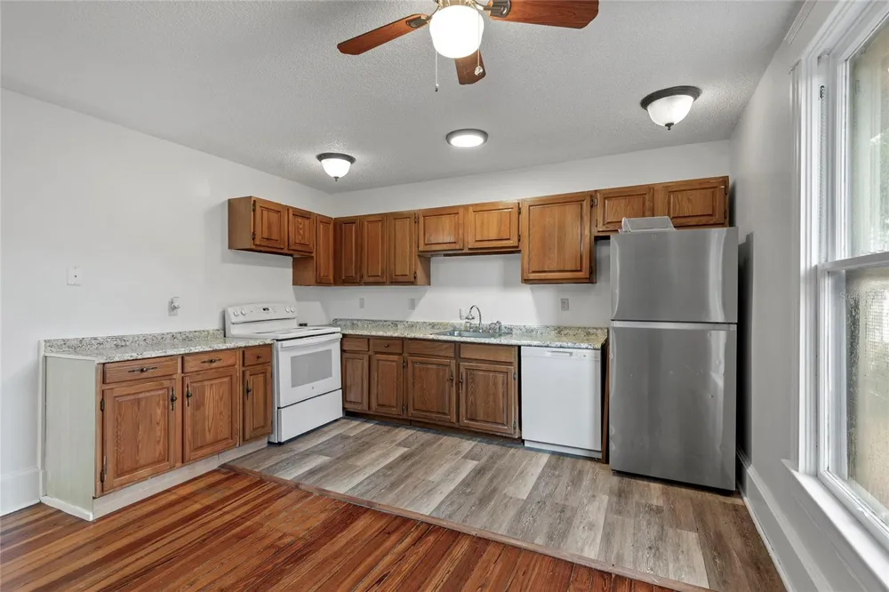 522 S OSCEOLA AVENUE Orlando, FL 32801