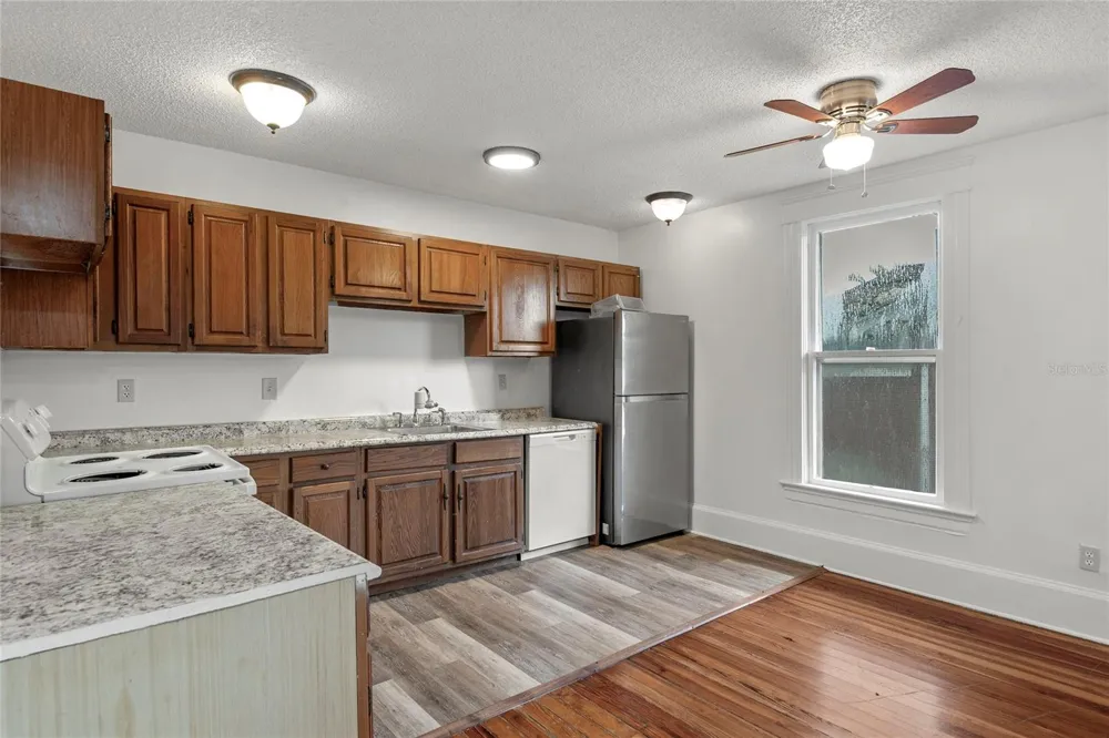 522 S OSCEOLA AVENUE Orlando, FL 32801