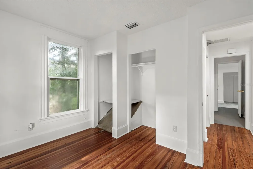 522 S OSCEOLA AVENUE Orlando, FL 32801
