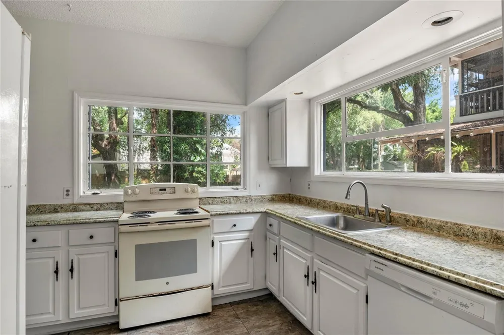 522 S OSCEOLA AVENUE Orlando, FL 32801