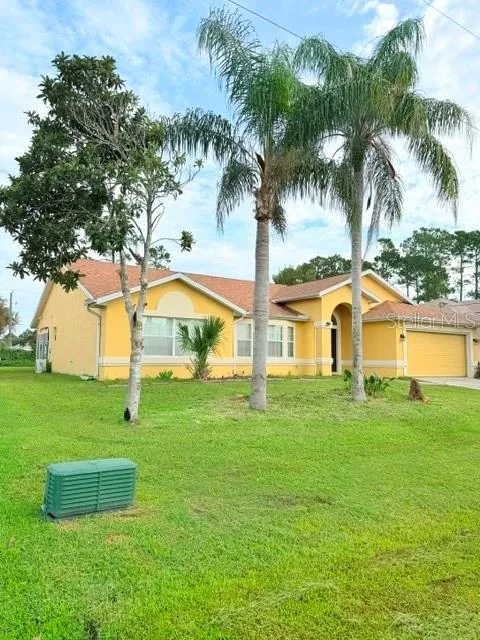 12 FALLEN OAK LANE Palm Coast, FL 32137