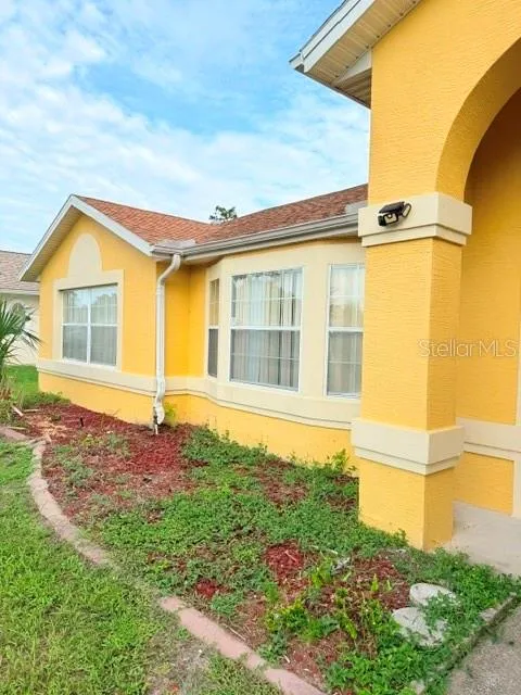 12 FALLEN OAK LANE Palm Coast, FL 32137