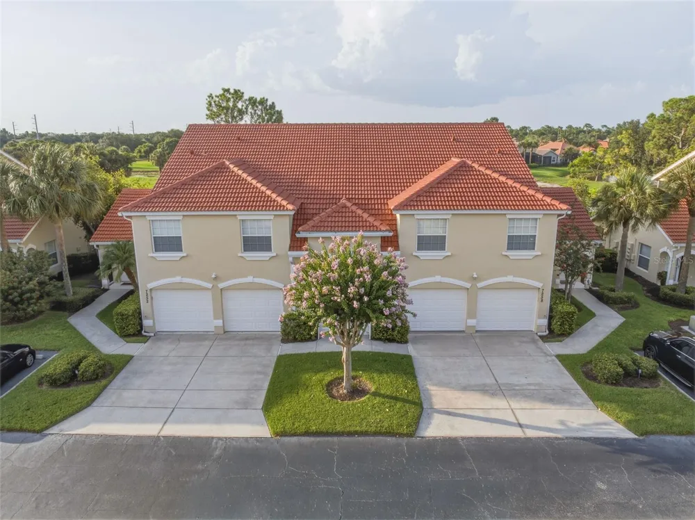 7258 CEDAR HOLLOW CIRCLE #102 Bradenton, FL 34203