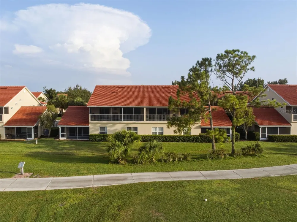 7258 CEDAR HOLLOW CIRCLE #102 Bradenton, FL 34203
