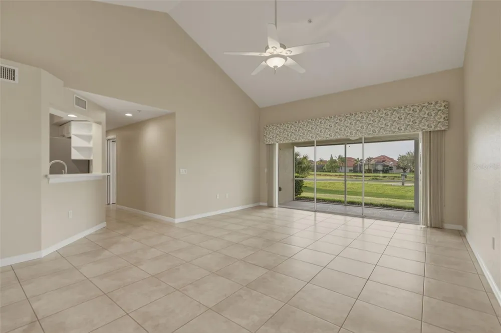 7258 CEDAR HOLLOW CIRCLE #102 Bradenton, FL 34203