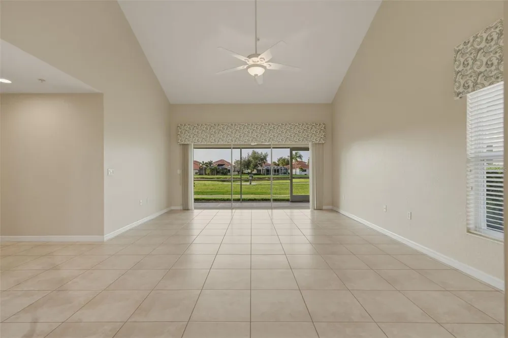7258 CEDAR HOLLOW CIRCLE #102 Bradenton, FL 34203