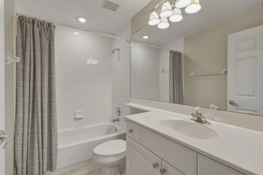 7258 CEDAR HOLLOW CIRCLE #102 Bradenton, FL 34203
