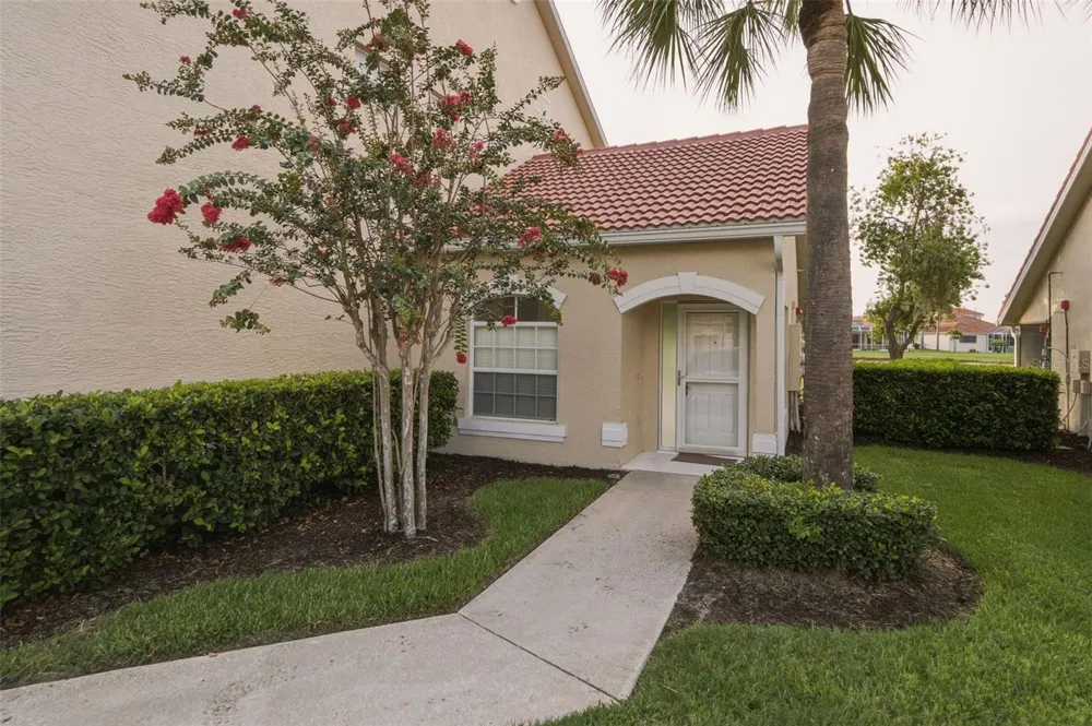 7258 CEDAR HOLLOW CIRCLE #102 Bradenton, FL 34203