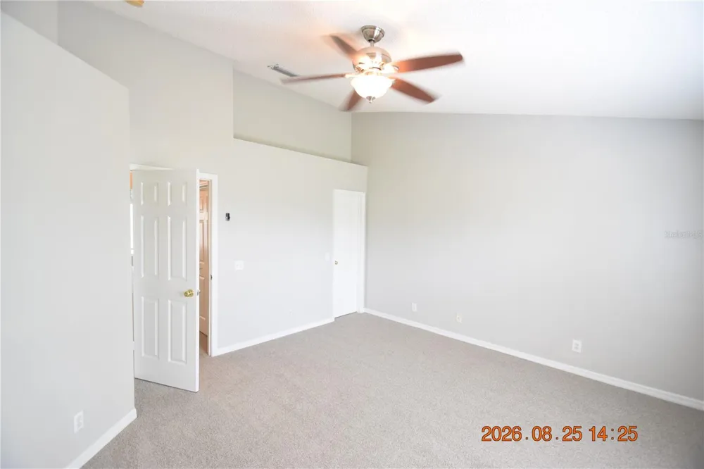 556 BLACK LION DRIVE NE #556 St Petersburg, FL 33716