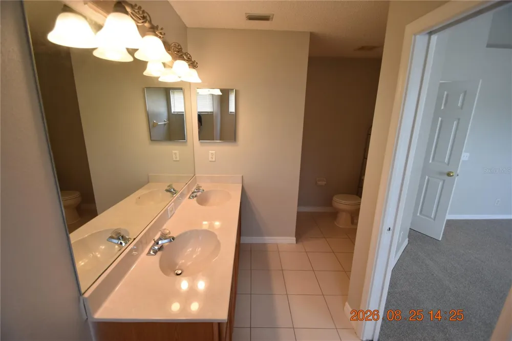 556 BLACK LION DRIVE NE #556 St Petersburg, FL 33716
