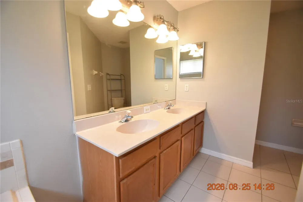 556 BLACK LION DRIVE NE #556 St Petersburg, FL 33716