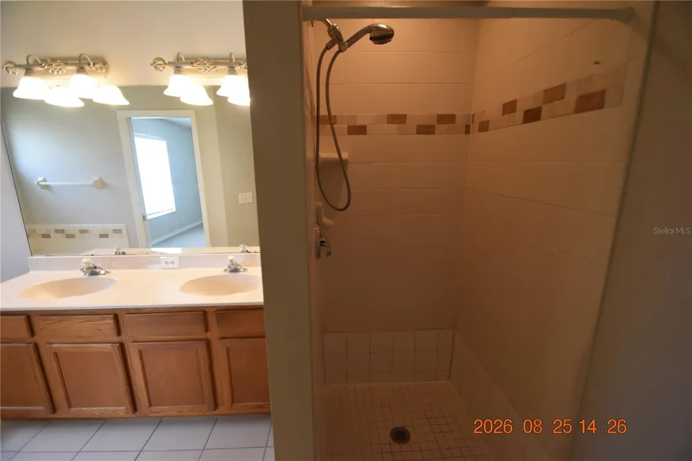 556 BLACK LION DRIVE NE #556 St Petersburg, FL 33716
