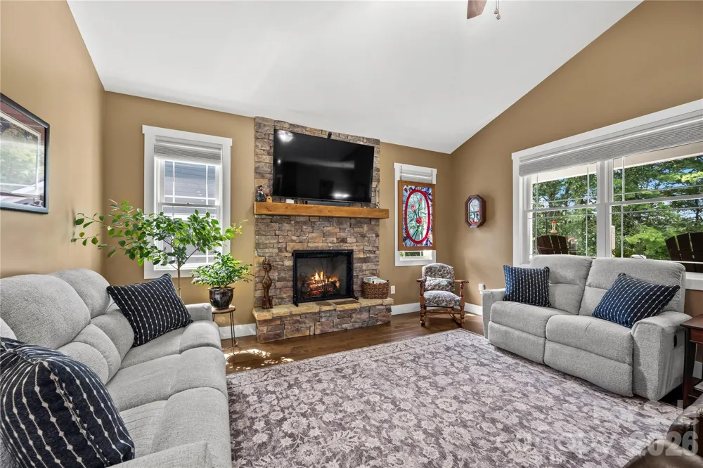 202 Windy Acres Knoll Drive Hendersonville, NC 28792