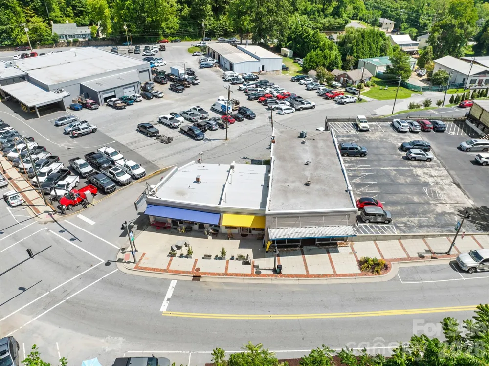 158,148 Trade Street Tryon, NC 28782