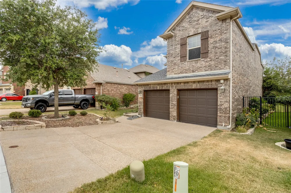 1014 Kaylie Street Grand Prairie, TX 75052
