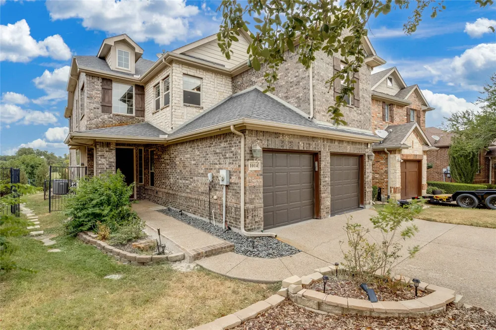 1014 Kaylie Street Grand Prairie, TX 75052