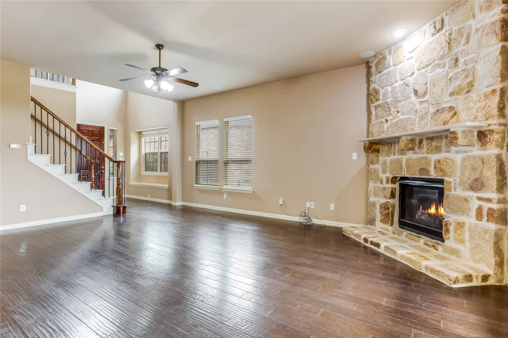 1014 Kaylie Street Grand Prairie, TX 75052