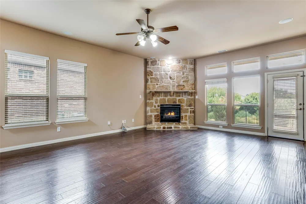 1014 Kaylie Street Grand Prairie, TX 75052