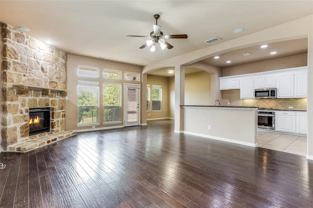 1014 Kaylie Street Grand Prairie, TX 75052