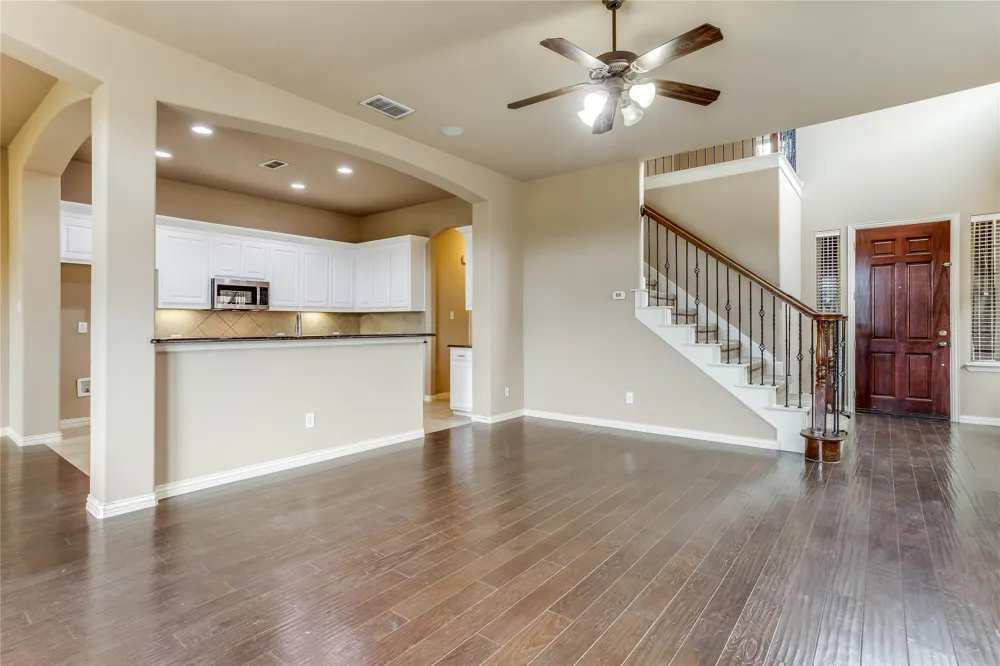 1014 Kaylie Street Grand Prairie, TX 75052