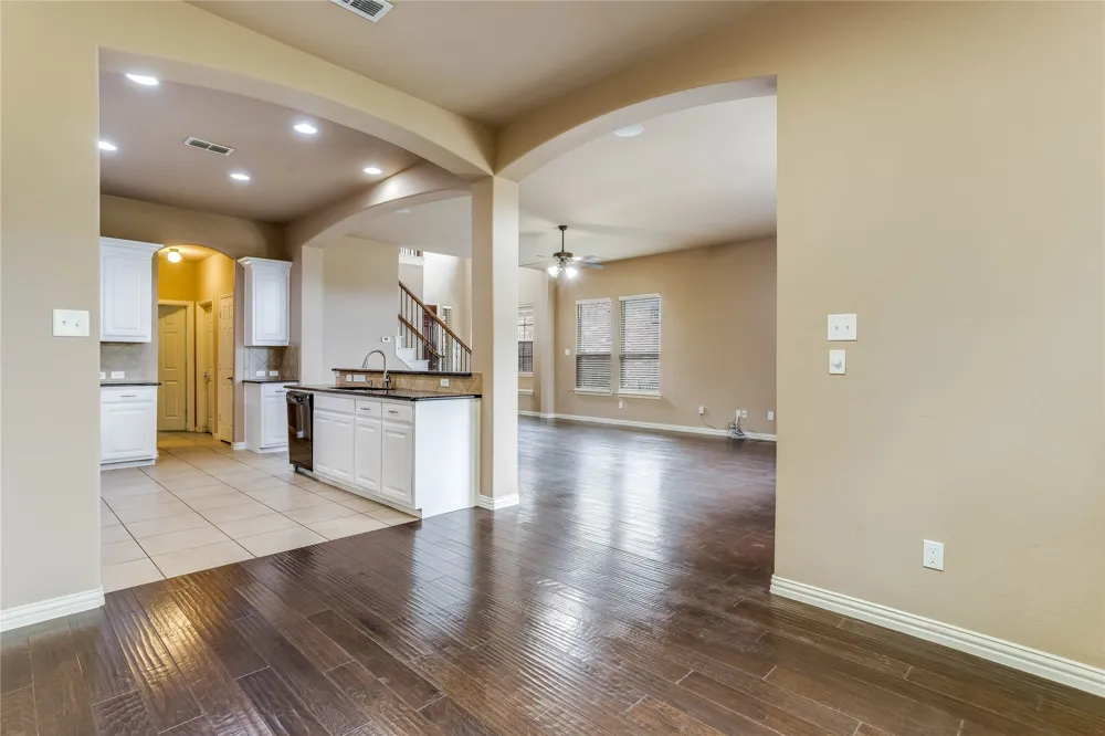 1014 Kaylie Street Grand Prairie, TX 75052