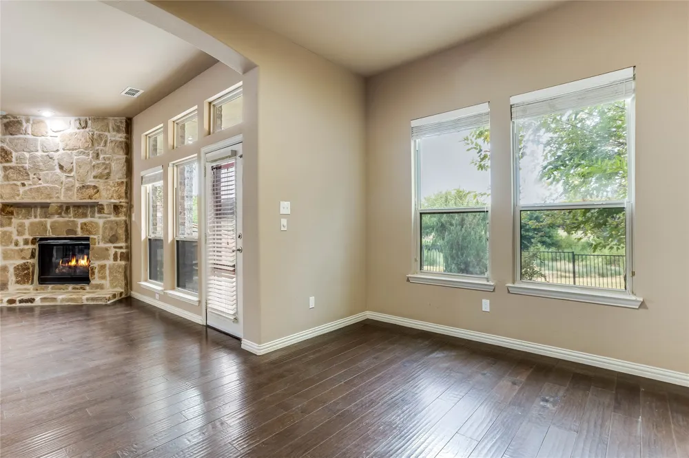 1014 Kaylie Street Grand Prairie, TX 75052