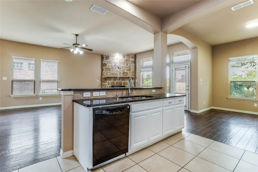 1014 Kaylie Street Grand Prairie, TX 75052