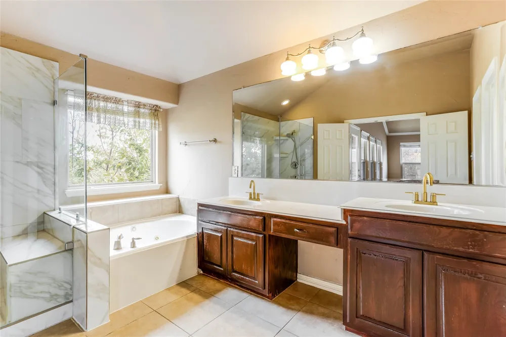 1014 Kaylie Street Grand Prairie, TX 75052