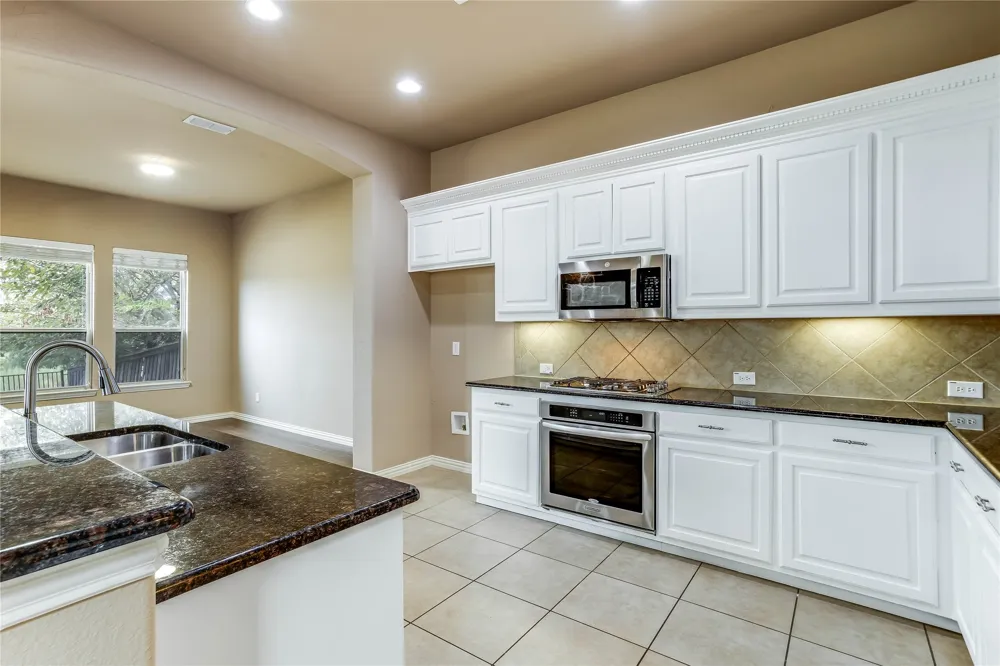 1014 Kaylie Street Grand Prairie, TX 75052