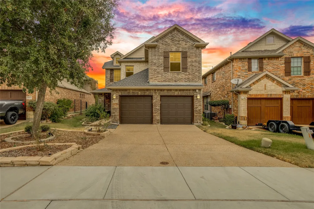 1014 Kaylie Street Grand Prairie, TX 75052
