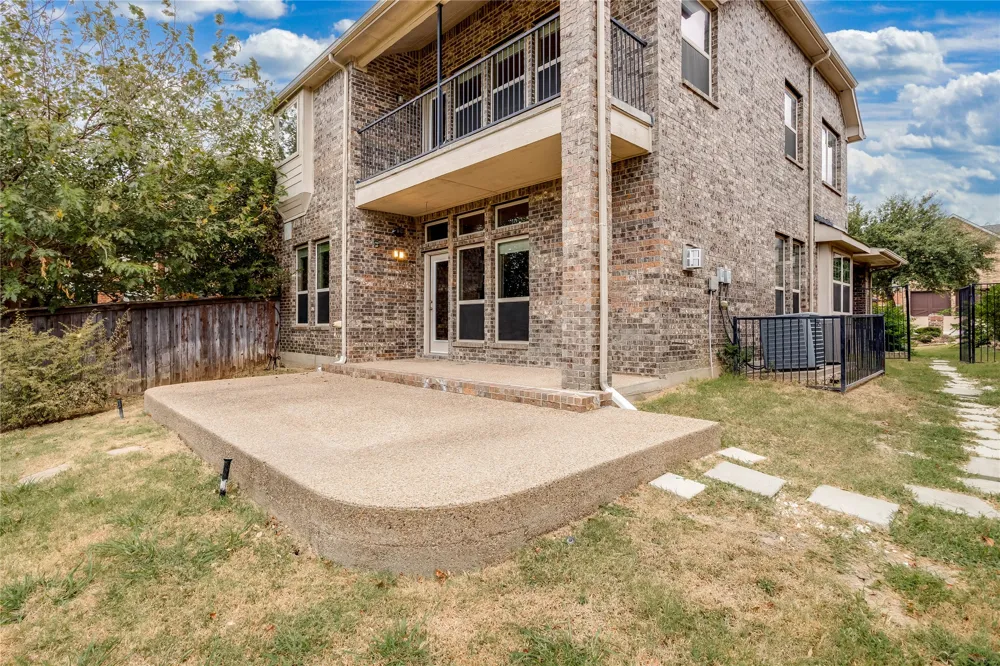 1014 Kaylie Street Grand Prairie, TX 75052