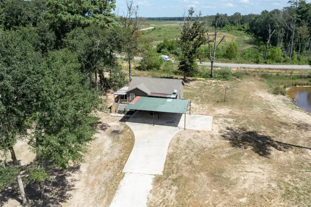 1906 County Road 3434 Cleveland, TX 77327