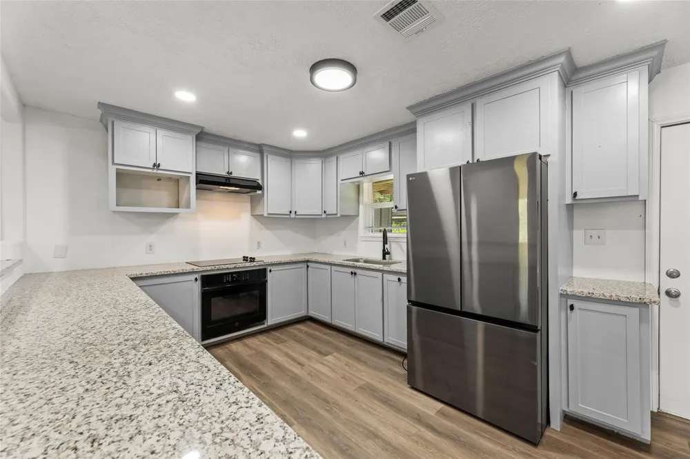 1906 County Road 3434 Cleveland, TX 77327