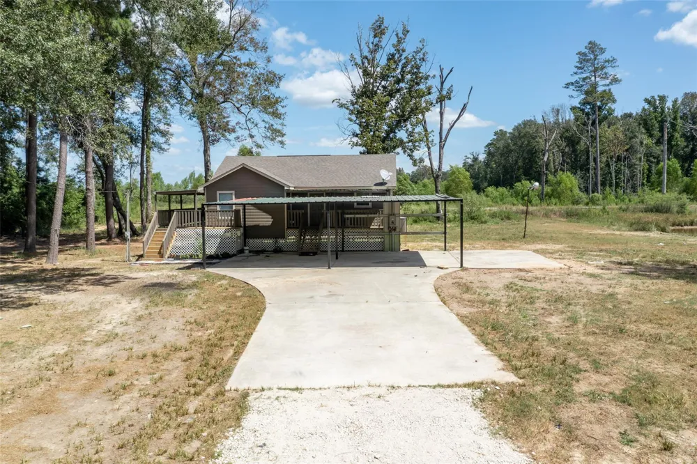 1906 County Road 3434 Cleveland, TX 77327