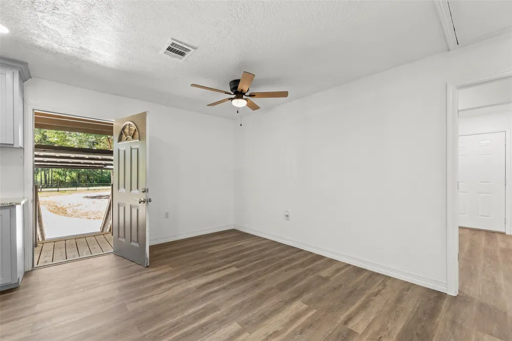 1906 County Road 3434 Cleveland, TX 77327