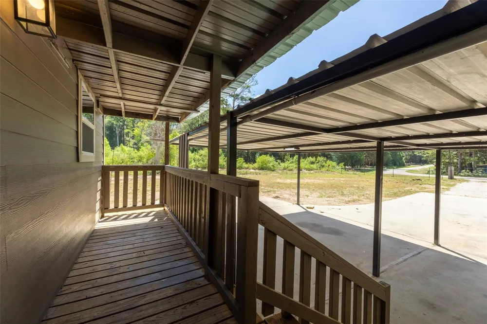 1906 County Road 3434 Cleveland, TX 77327