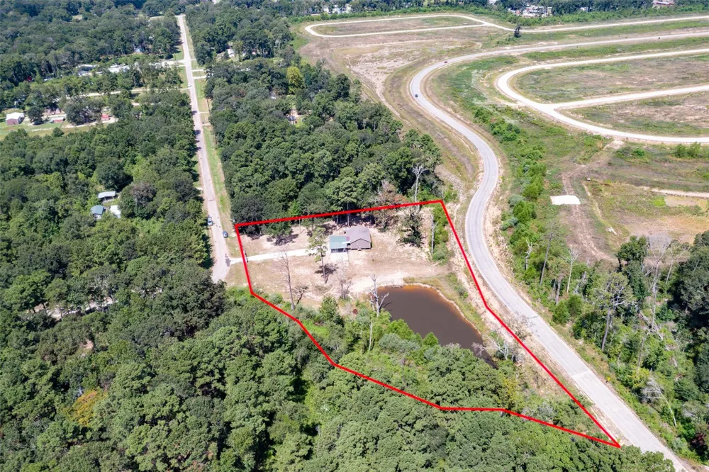1906 County Road 3434 Cleveland, TX 77327