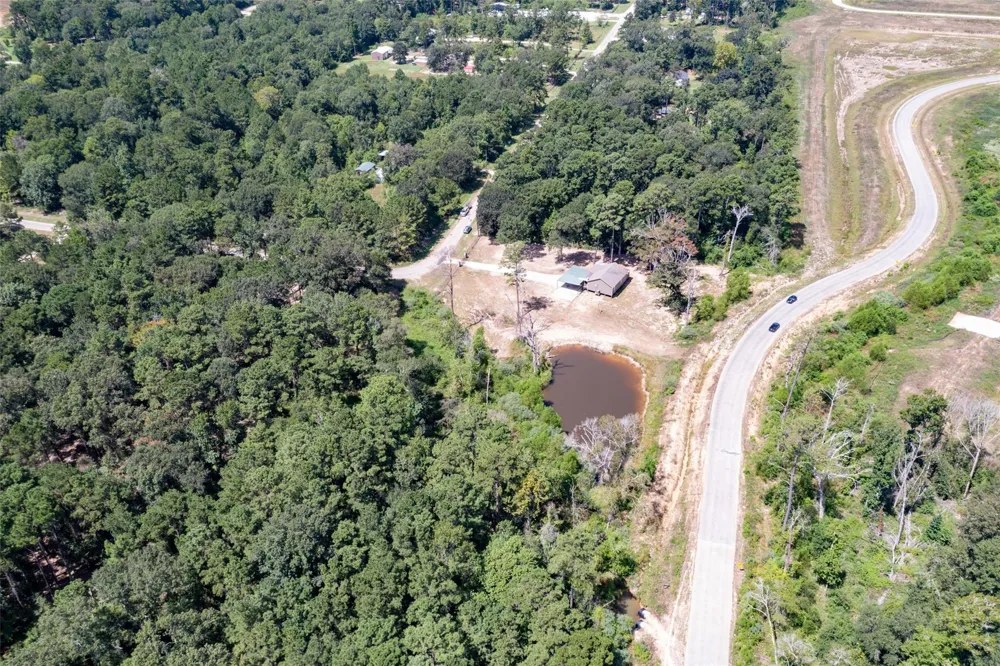 1906 County Road 3434 Cleveland, TX 77327