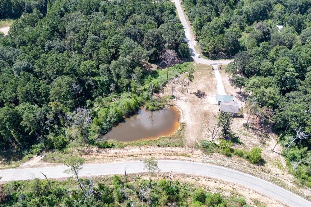 1906 County Road 3434 Cleveland, TX 77327