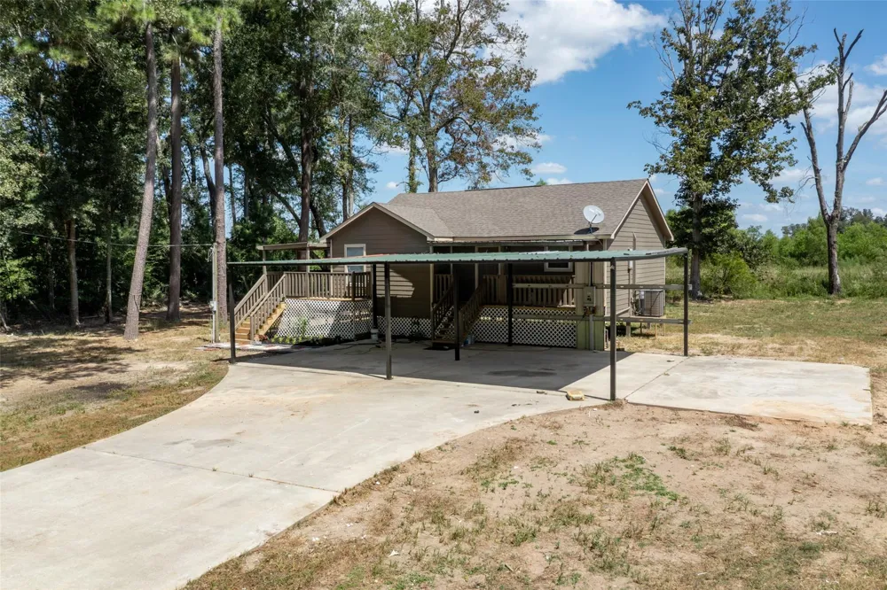 1906 County Road 3434 Cleveland, TX 77327