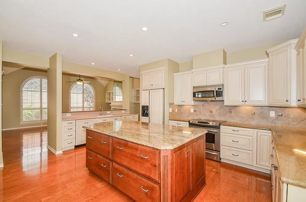 46 Grants Lake Circle Sugar Land, TX 77479