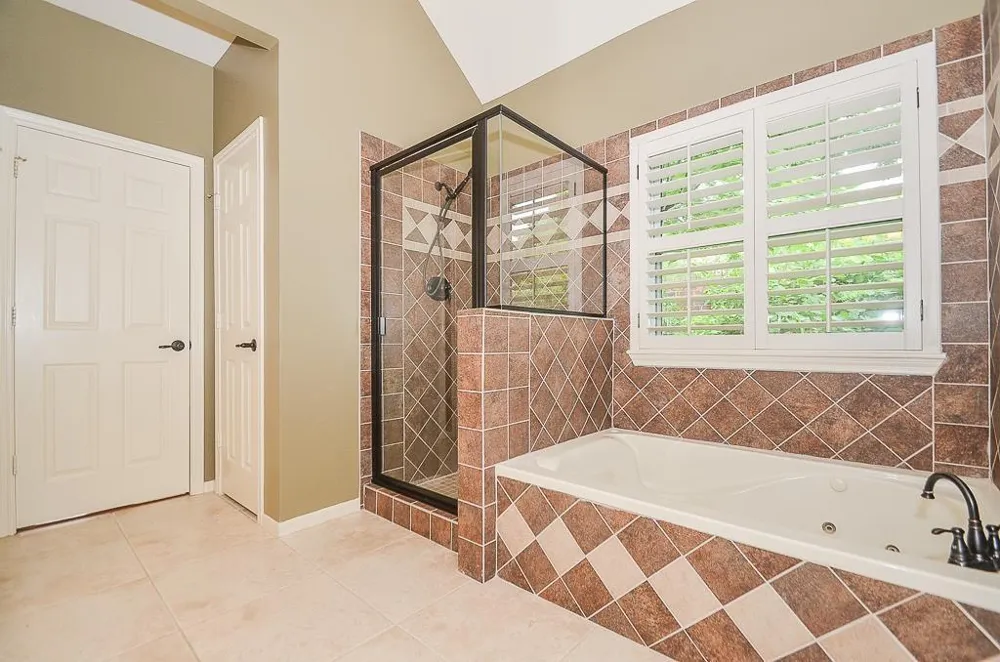 46 Grants Lake Circle Sugar Land, TX 77479