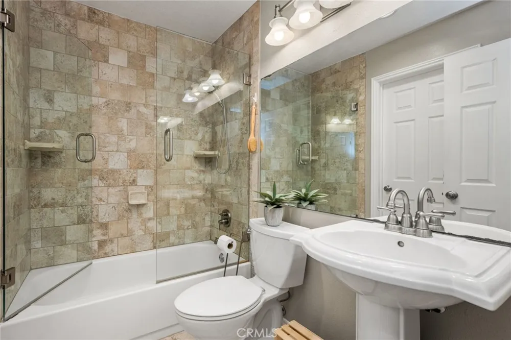 2943 Cottonwood #1 Orange, CA 92865