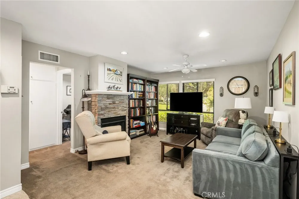 2943 Cottonwood #1 Orange, CA 92865