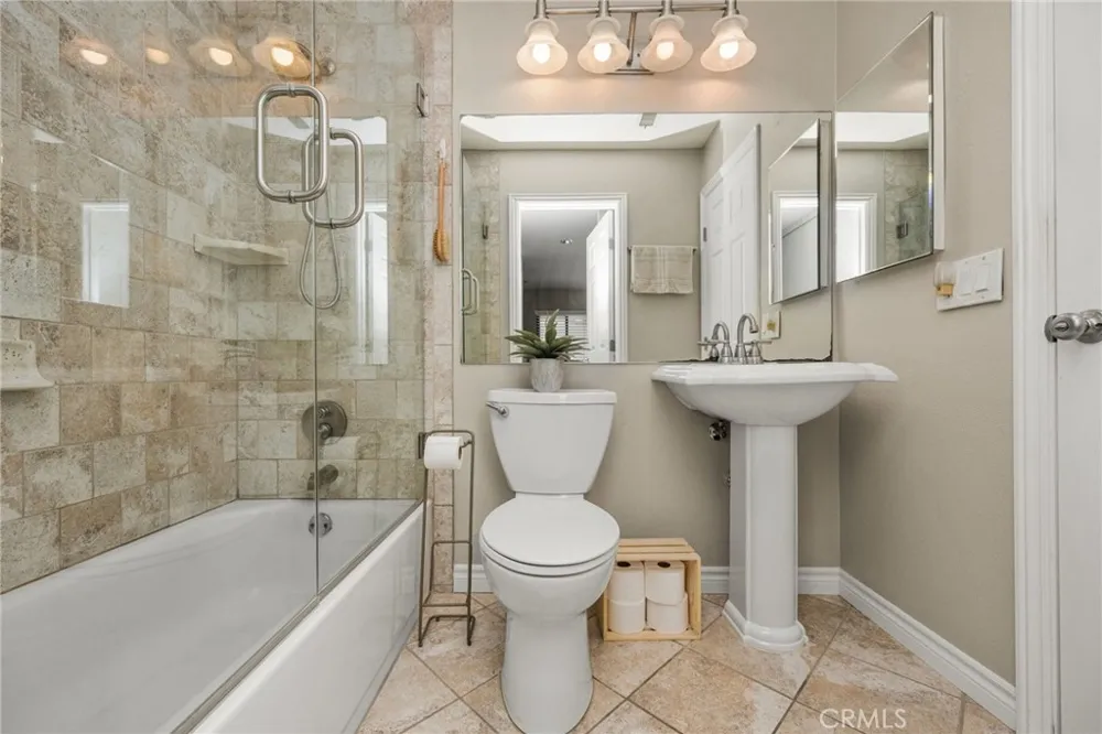 2943 Cottonwood #1 Orange, CA 92865