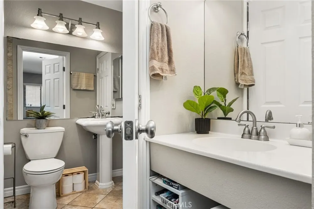 2943 Cottonwood #1 Orange, CA 92865