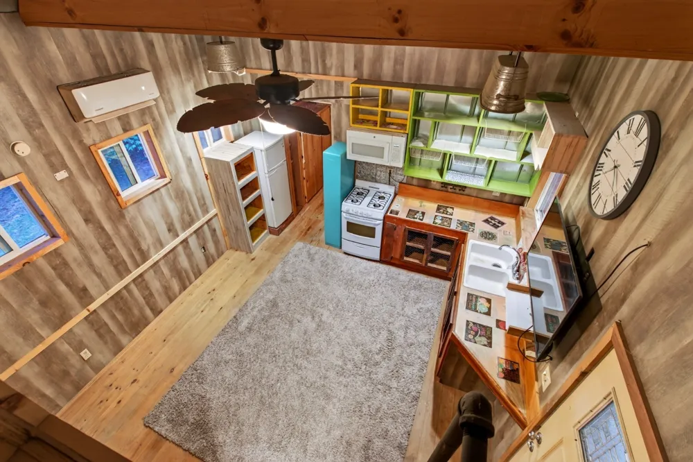 156 Sunshine Mountain Lane Mc Minnville, TN 37110