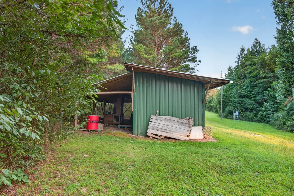 156 Sunshine Mountain Lane Mc Minnville, TN 37110