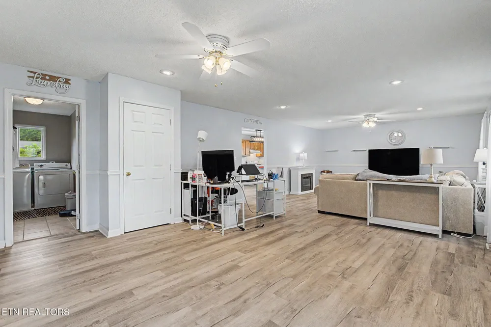 117 Bertha Lane Jacksboro, TN 37757